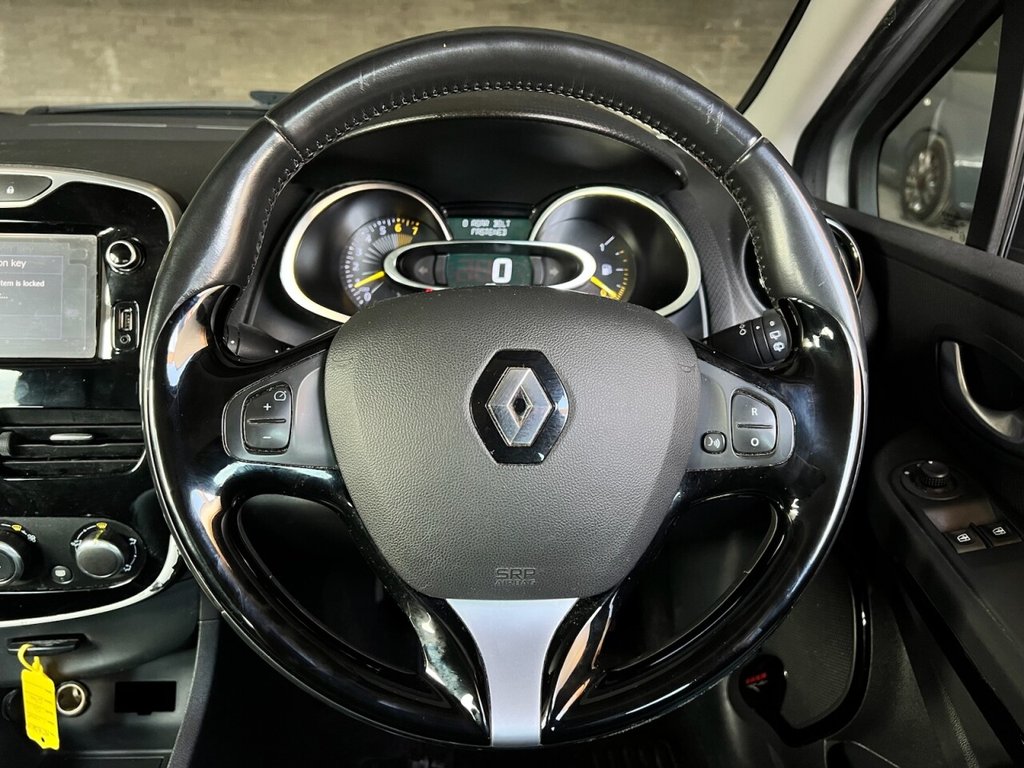 Used Renault Clio 2015 for sale - 76751111: Photo 8