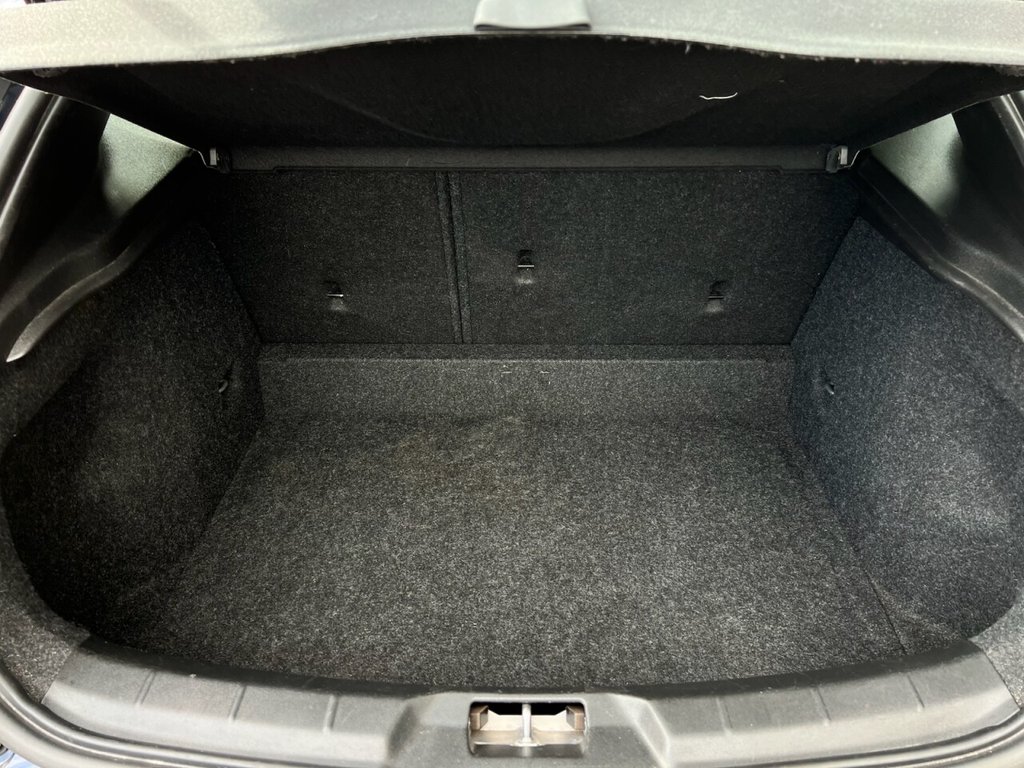 Used Volvo V40 Cross Country 2014 for sale - 75952918: Photo 15