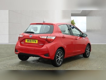 Used Toyota Yaris 2019 for sale - 79397113: Photo