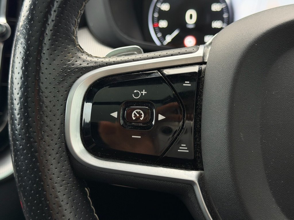 Used Volvo XC60 2018 for sale - 77631775: Photo 15