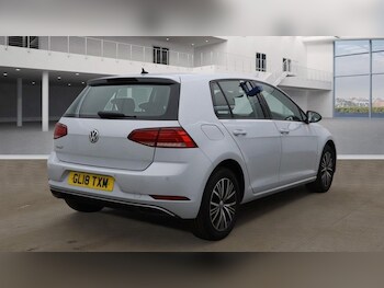 Used Volkswagen Golf 2018 for sale - 75765402: Photo
