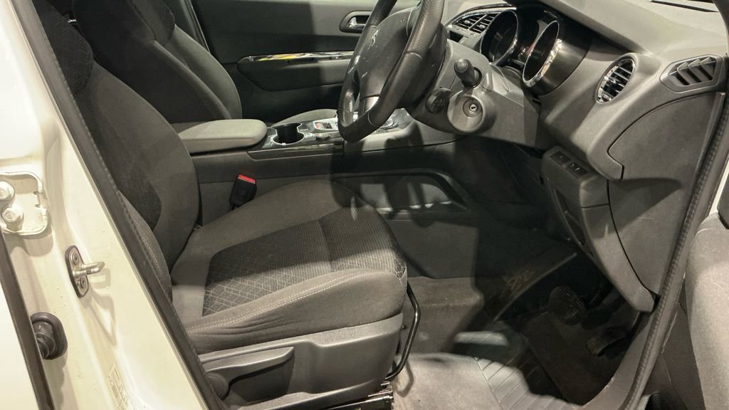 Used Peugeot 3008 2016 for sale - 77904945: Photo 21