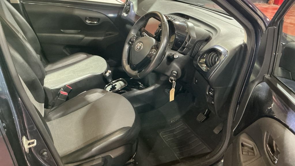 Used Toyota AYGO 2016 for sale - 77302003: Photo 8