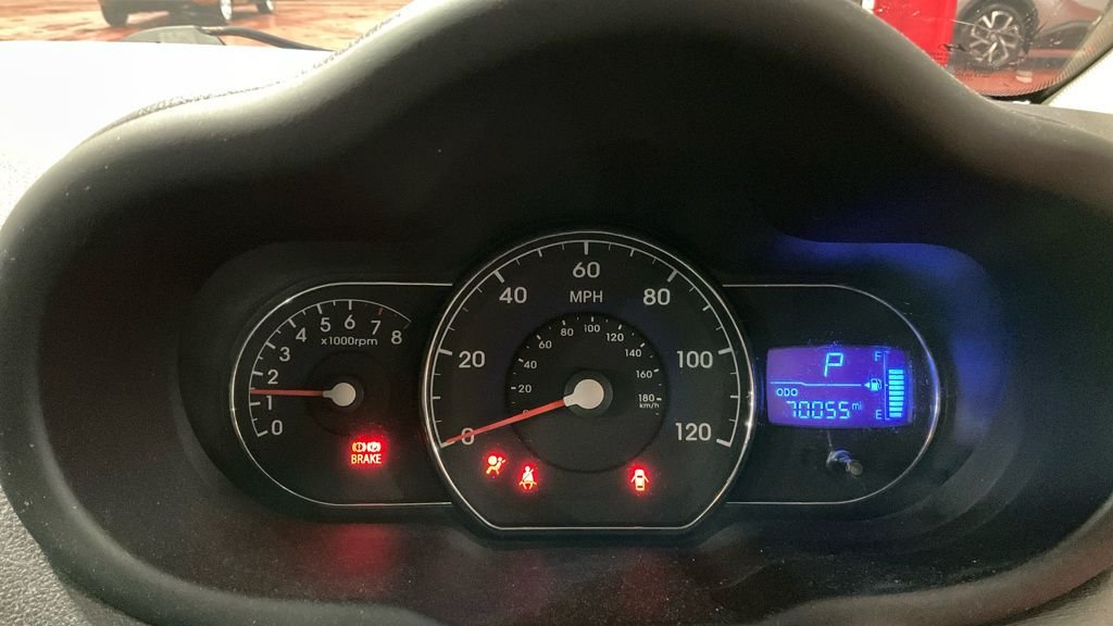 Used Hyundai i10 2012 for sale - 77952732: Photo 10