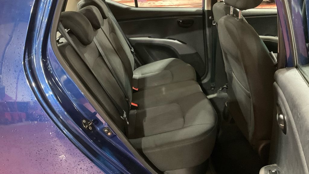 Used Hyundai i10 2012 for sale - 77952732: Photo 8