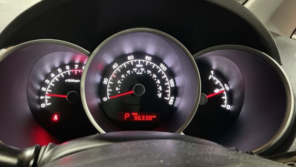 Used Kia Venga 2015 for sale - 76934651: Photo 10