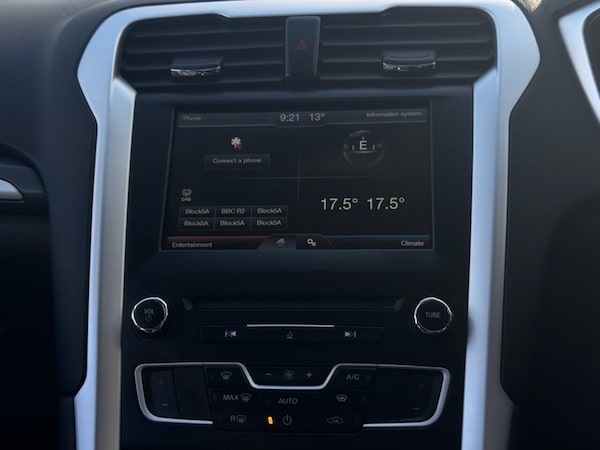 Used Ford Mondeo 2015 for sale - 74368144: Photo 16