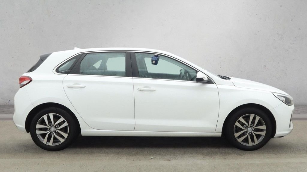 Used Hyundai i30 2018 for sale - 77534174: Photo 5