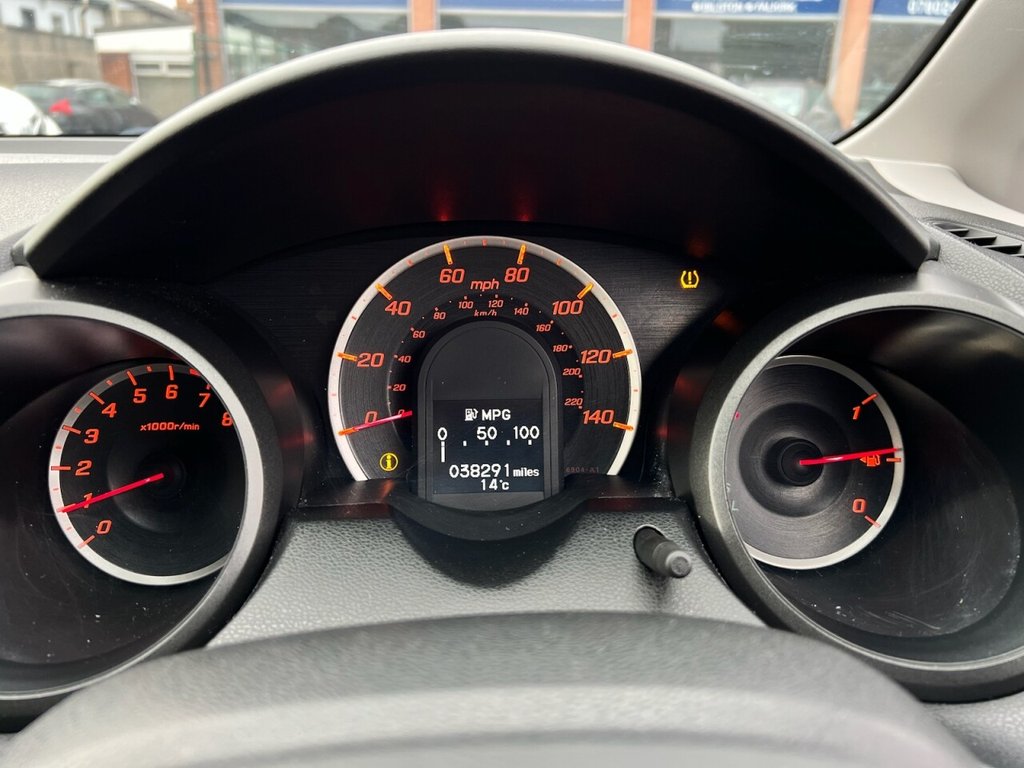 Used Honda Jazz 2015 for sale - 76245129: Photo 11