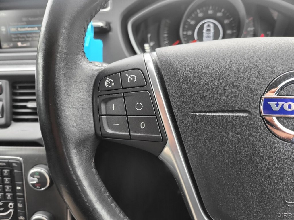 Used Volvo V40 2015 for sale - 77483546: Photo 12