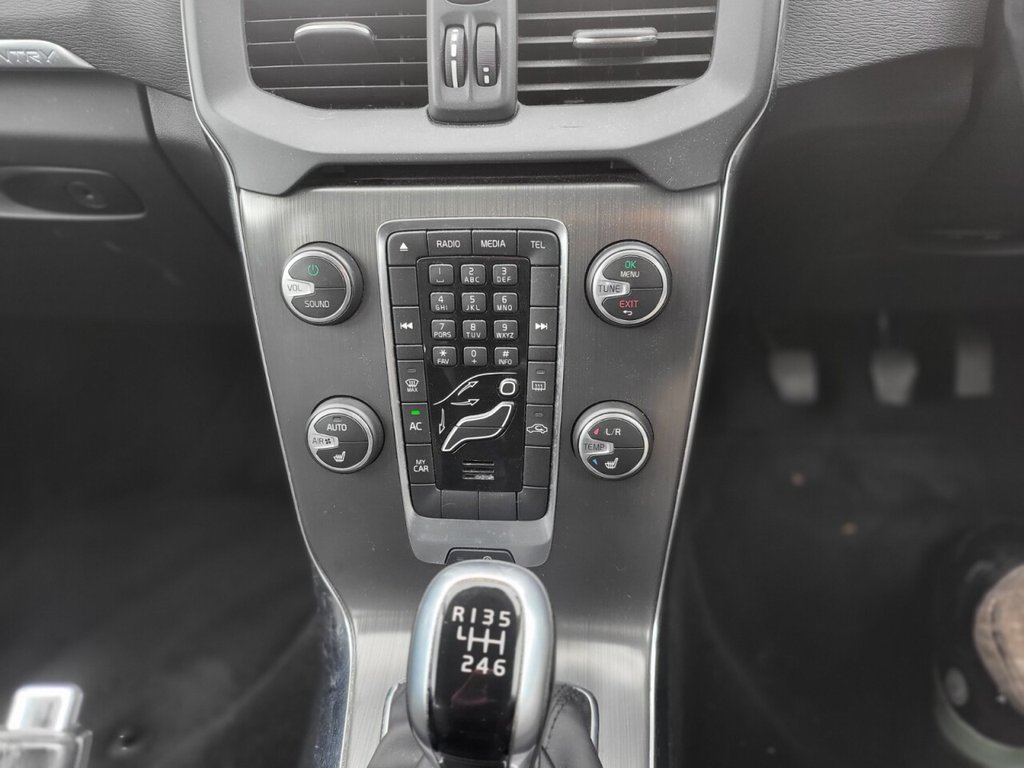 Used Volvo V40 2015 for sale - 77483546: Photo 17