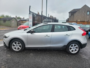 Used Volvo V40 2015 for sale - 77483546: Photo