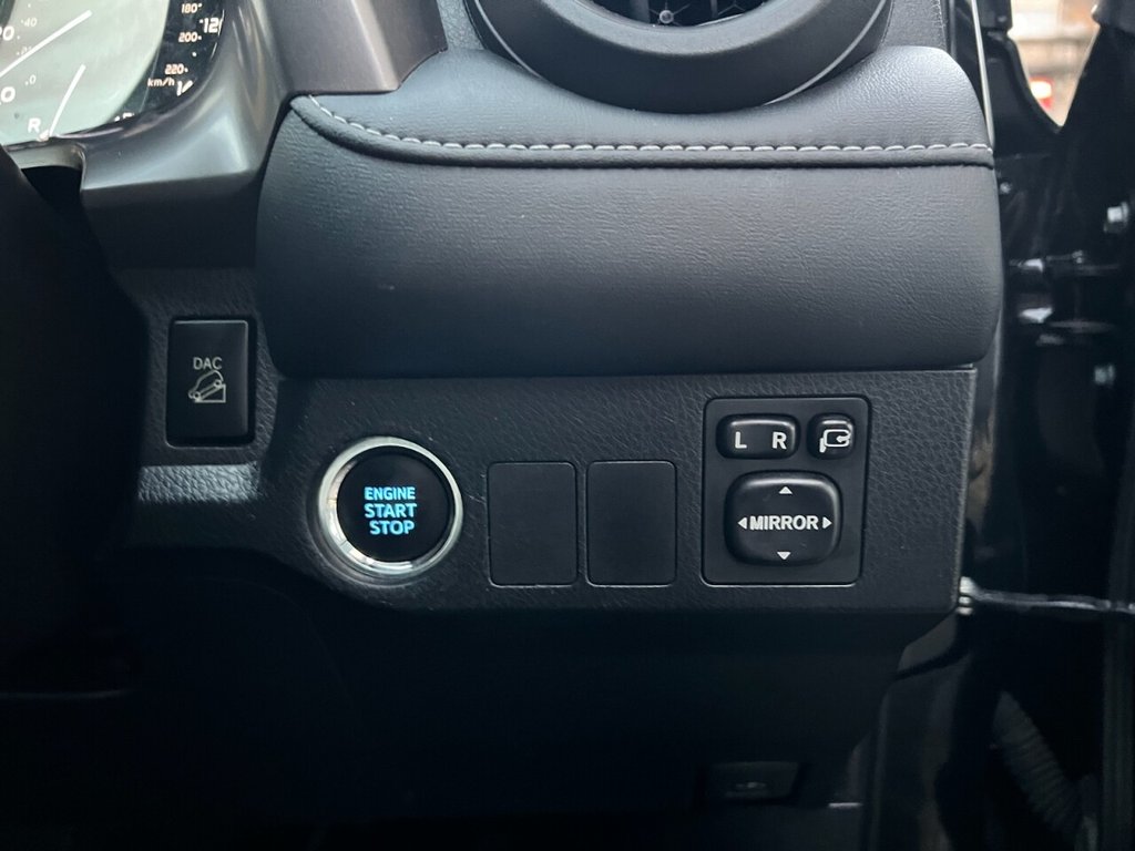 Used Toyota RAV4 2016 for sale - 76345342: Photo 18