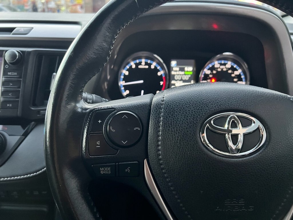 Used Toyota RAV4 2016 for sale - 76345342: Photo 9