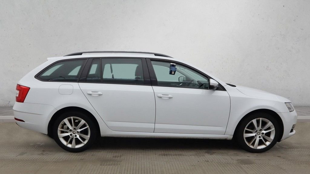 Used Skoda Octavia 2018 for sale - 76934464: Photo 5