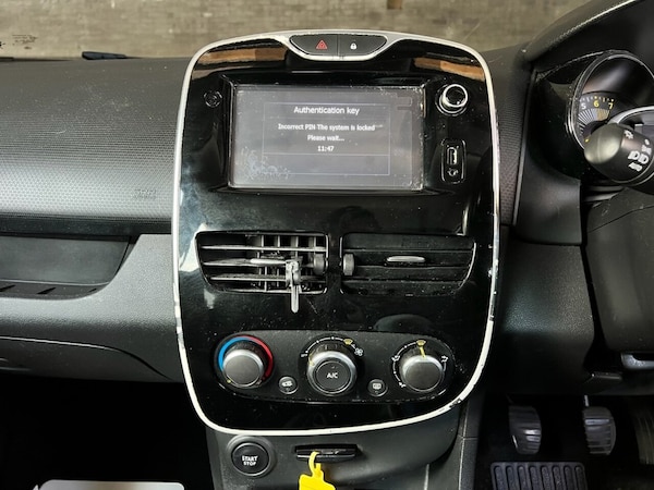 Used Renault Clio 2015 for sale - 75181504: Photo 10