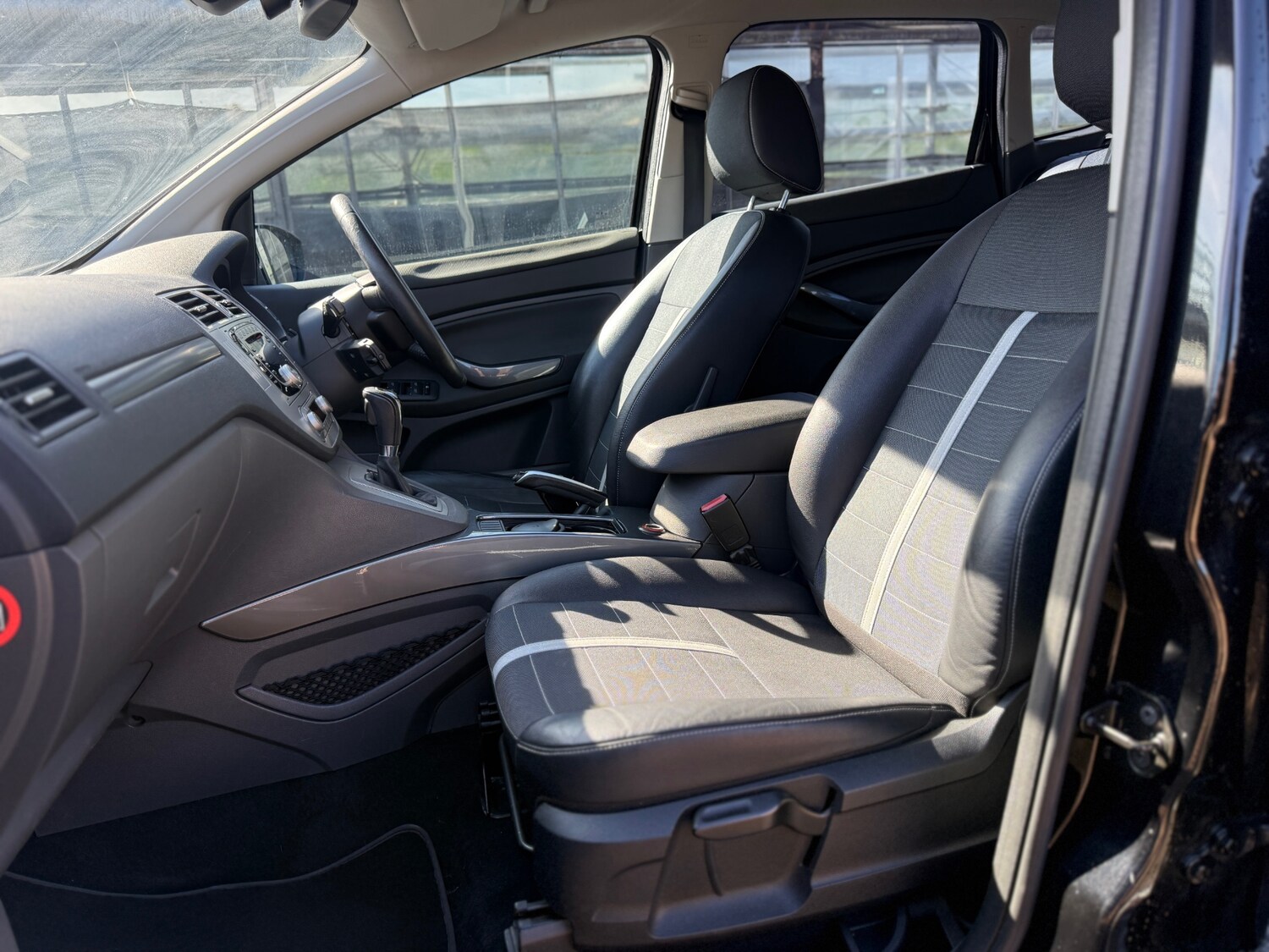 Used Ford Kuga 2010 for sale - 77973799: Photo 32