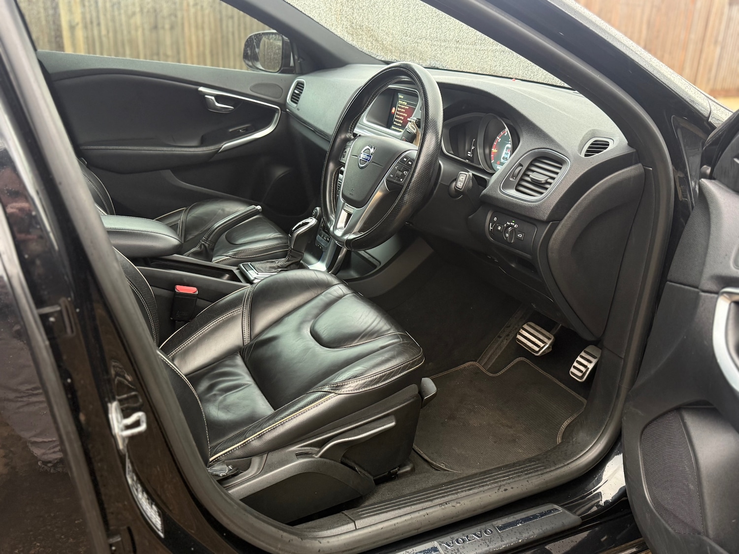 Used Volvo V40 2014 for sale - 77691090: Photo 11