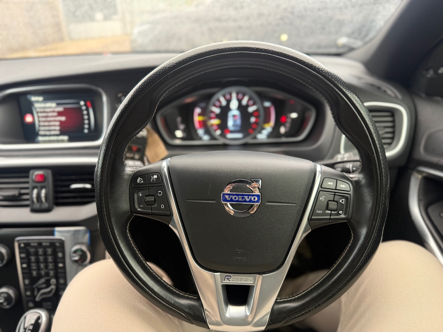 Used Volvo V40 2014 for sale - 77691090: Photo 15