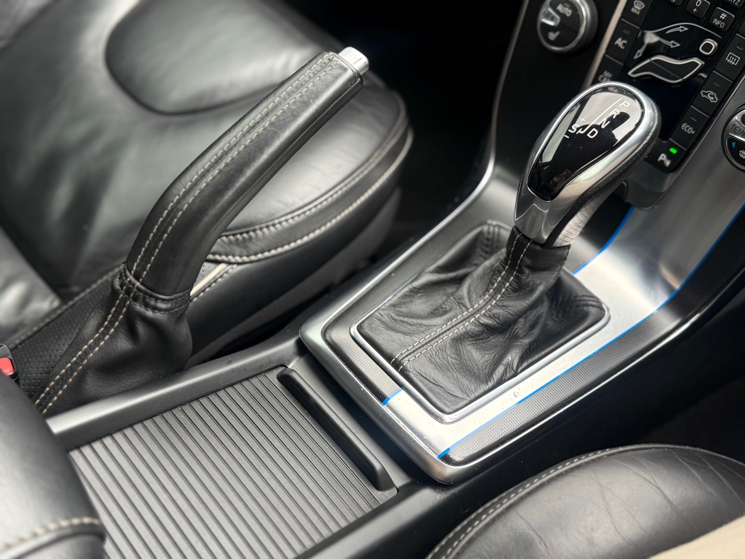 Used Volvo V40 2014 for sale - 77691090: Photo 23