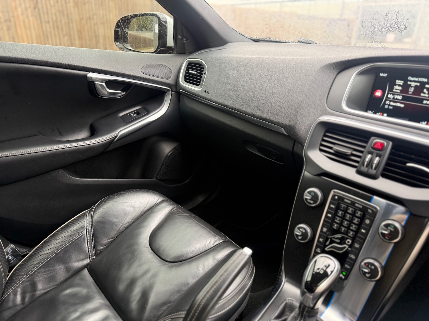 Used Volvo V40 2014 for sale - 77691090: Photo 25