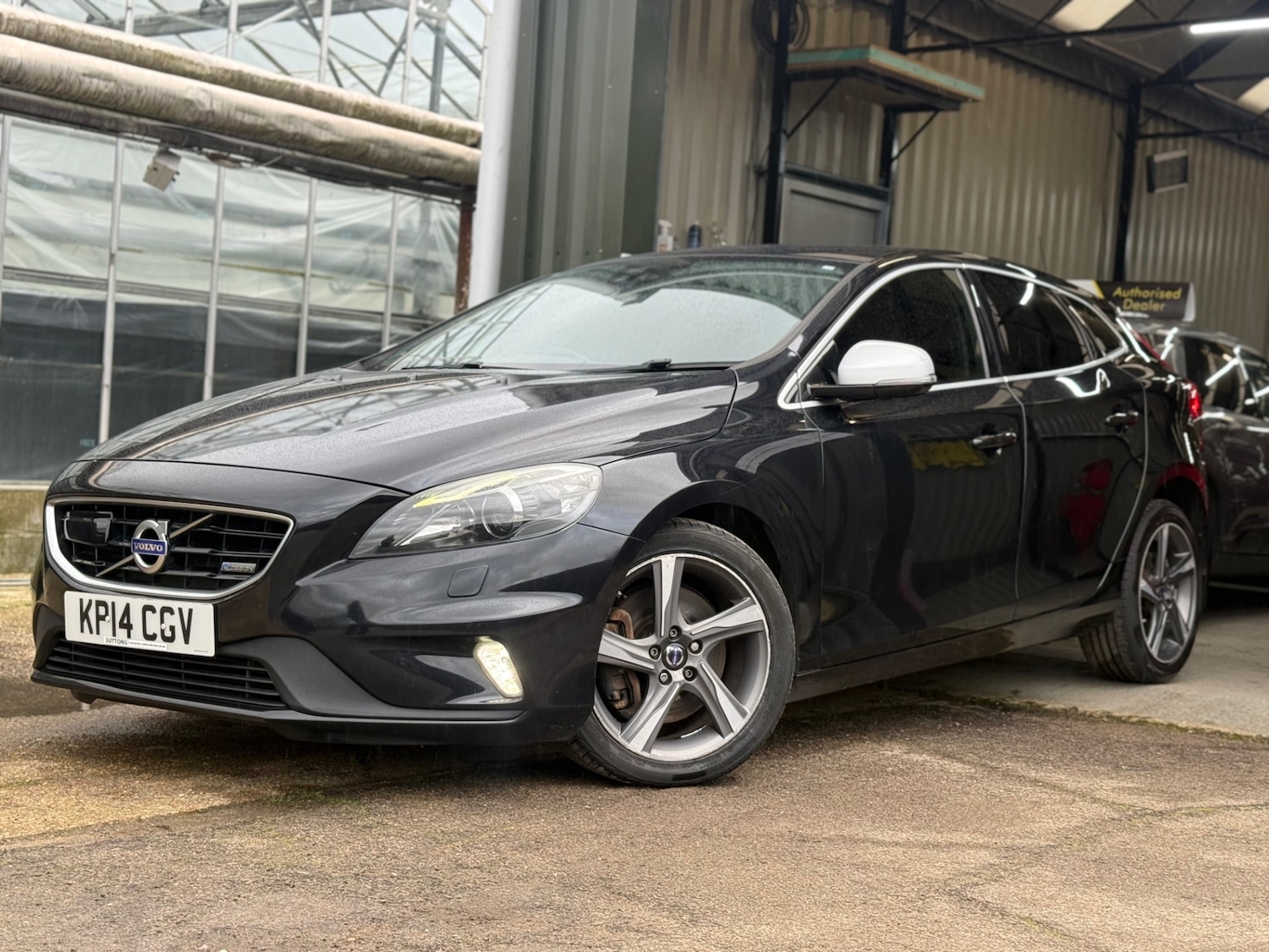 Used Volvo V40 2014 for sale - 77691090: Photo 3