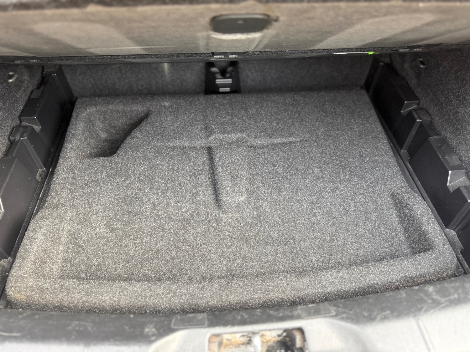 Used Volvo V40 2014 for sale - 77691090: Photo 36