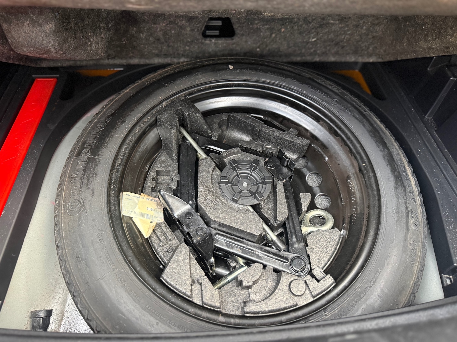 Used Volvo V40 2014 for sale - 77691090: Photo 37