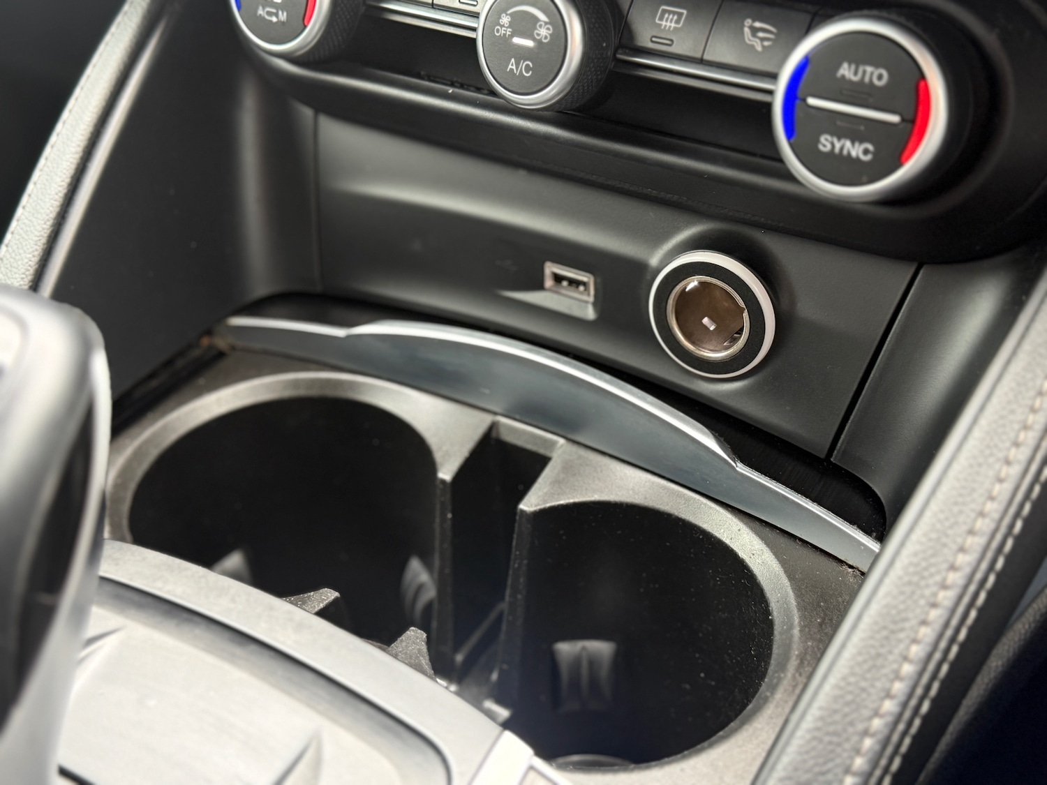 Used Alfa Romeo Stelvio 2018 for sale - 78219001: Photo 30