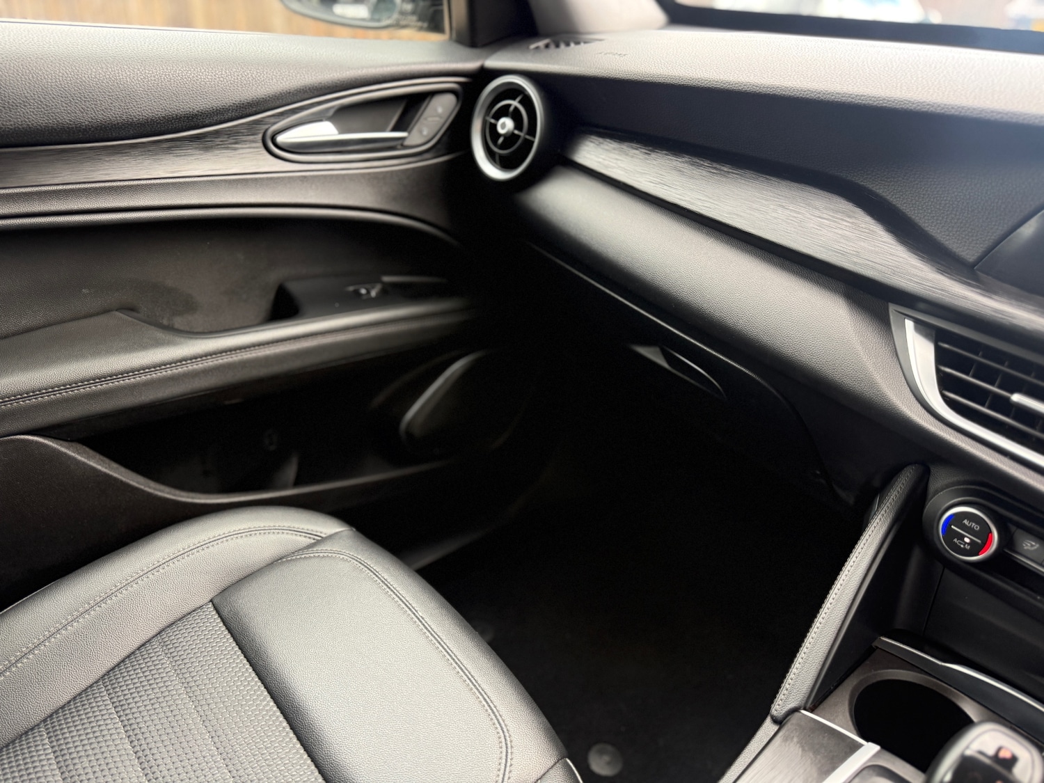 Used Alfa Romeo Stelvio 2018 for sale - 78219001: Photo 37