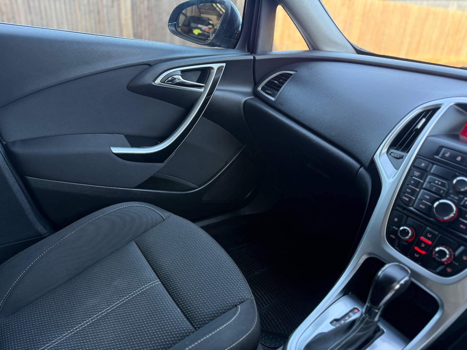 Used Vauxhall Astra 2014 for sale - 77720904: Photo 28