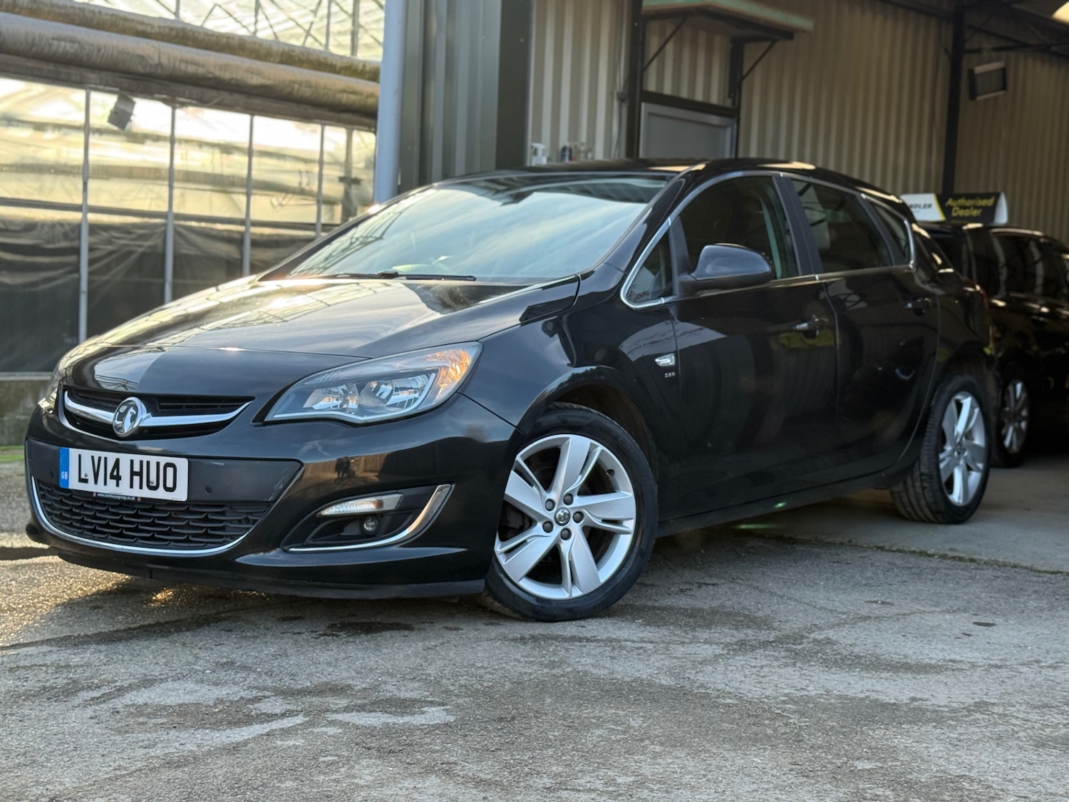 Used Vauxhall Astra 2014 for sale - 77720904: Photo 3