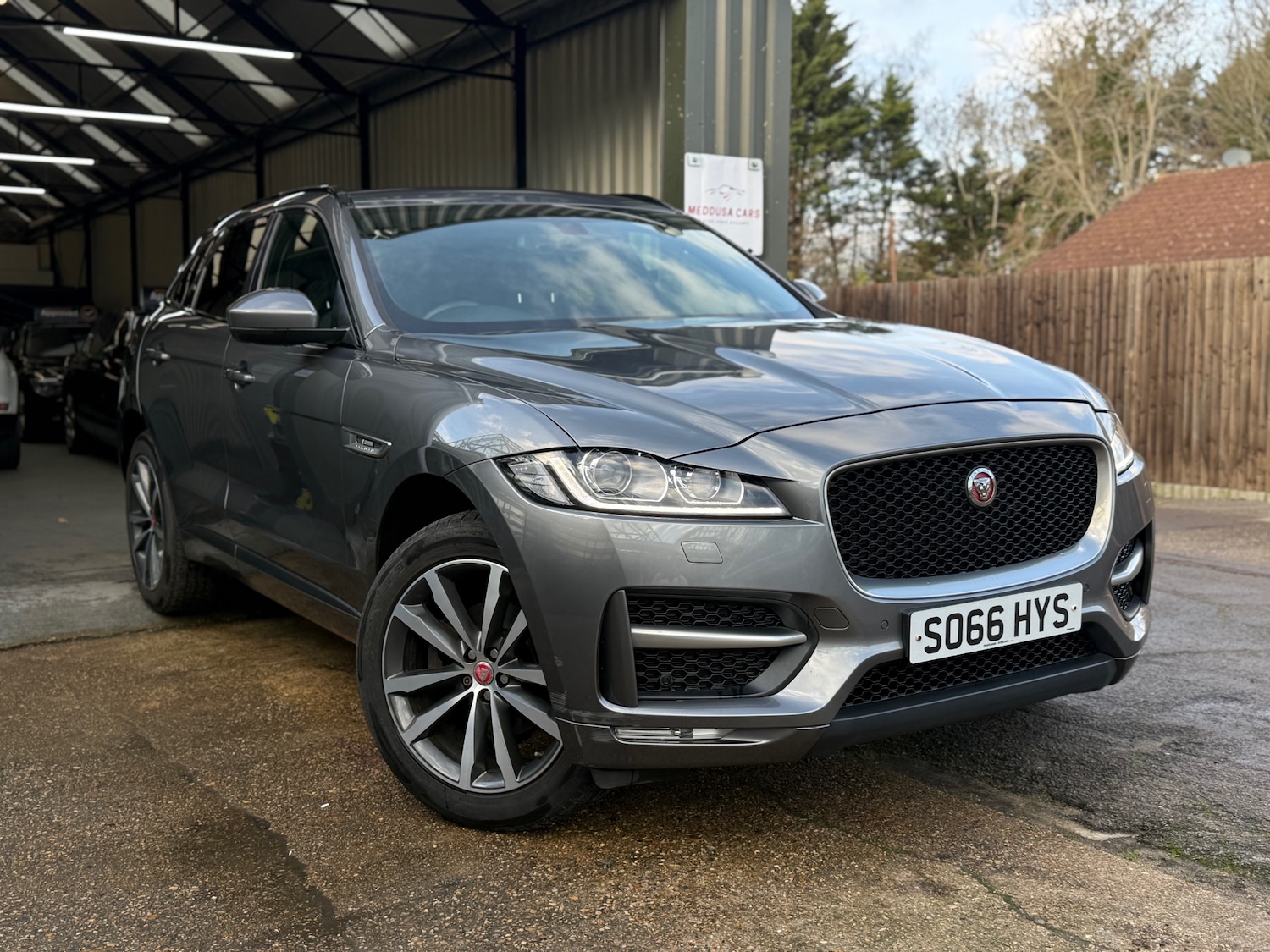 Used Jaguar F-Pace 2016 for sale - 76940437: Photo 1