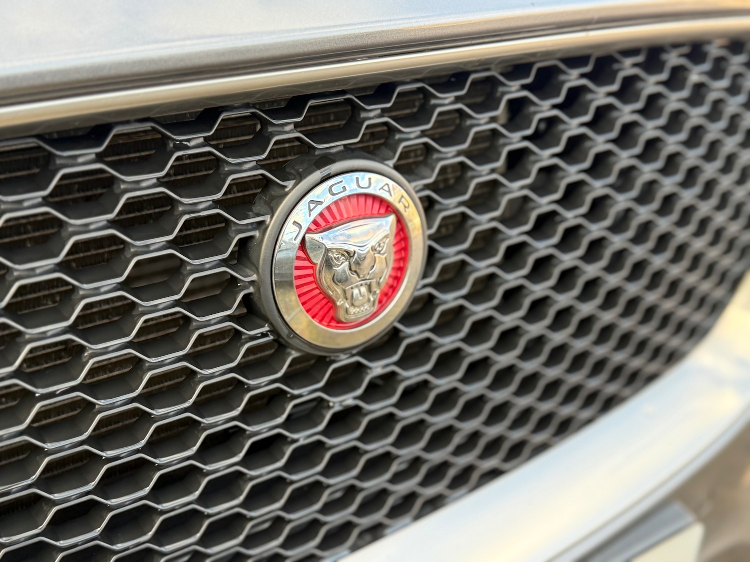 Used Jaguar F-Pace 2016 for sale - 76940437: Photo 10