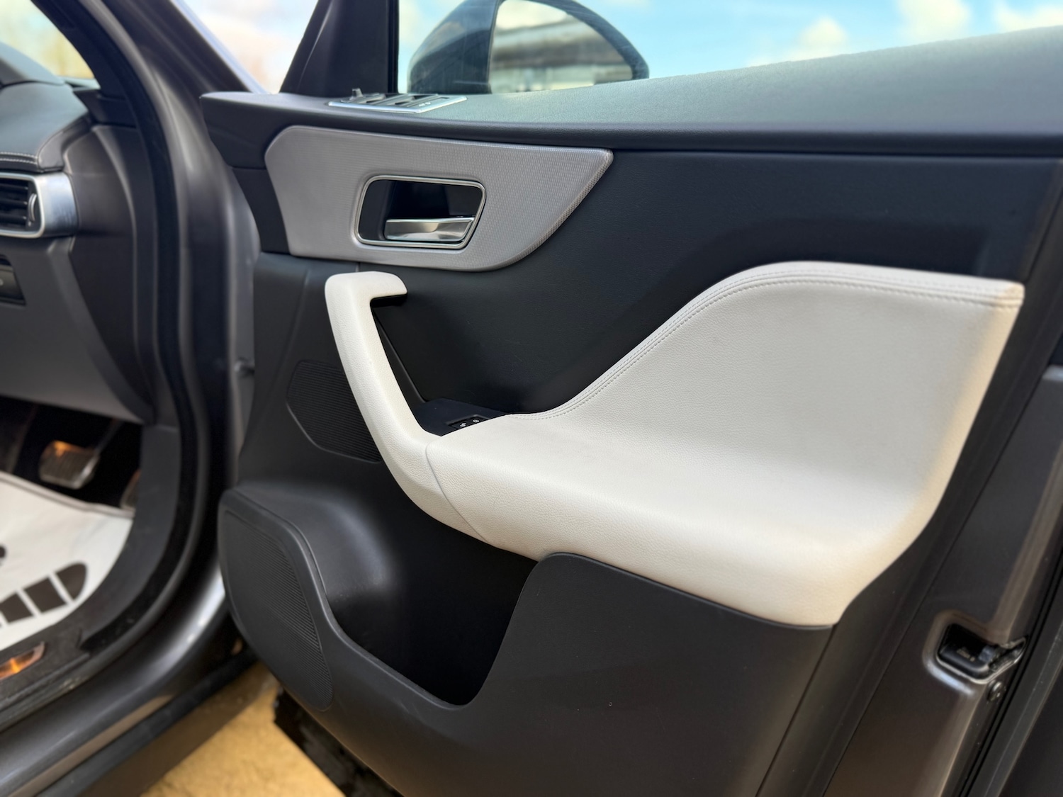 Used Jaguar F-Pace 2016 for sale - 76940437: Photo 13