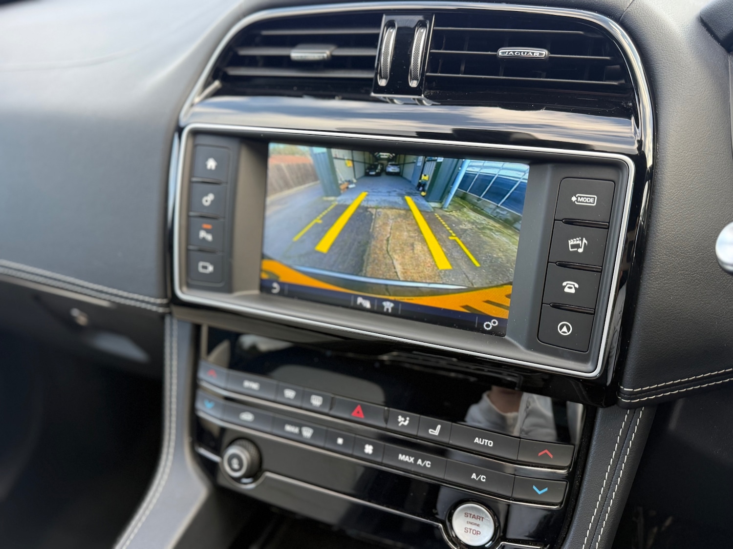 Used Jaguar F-Pace 2016 for sale - 76940437: Photo 21