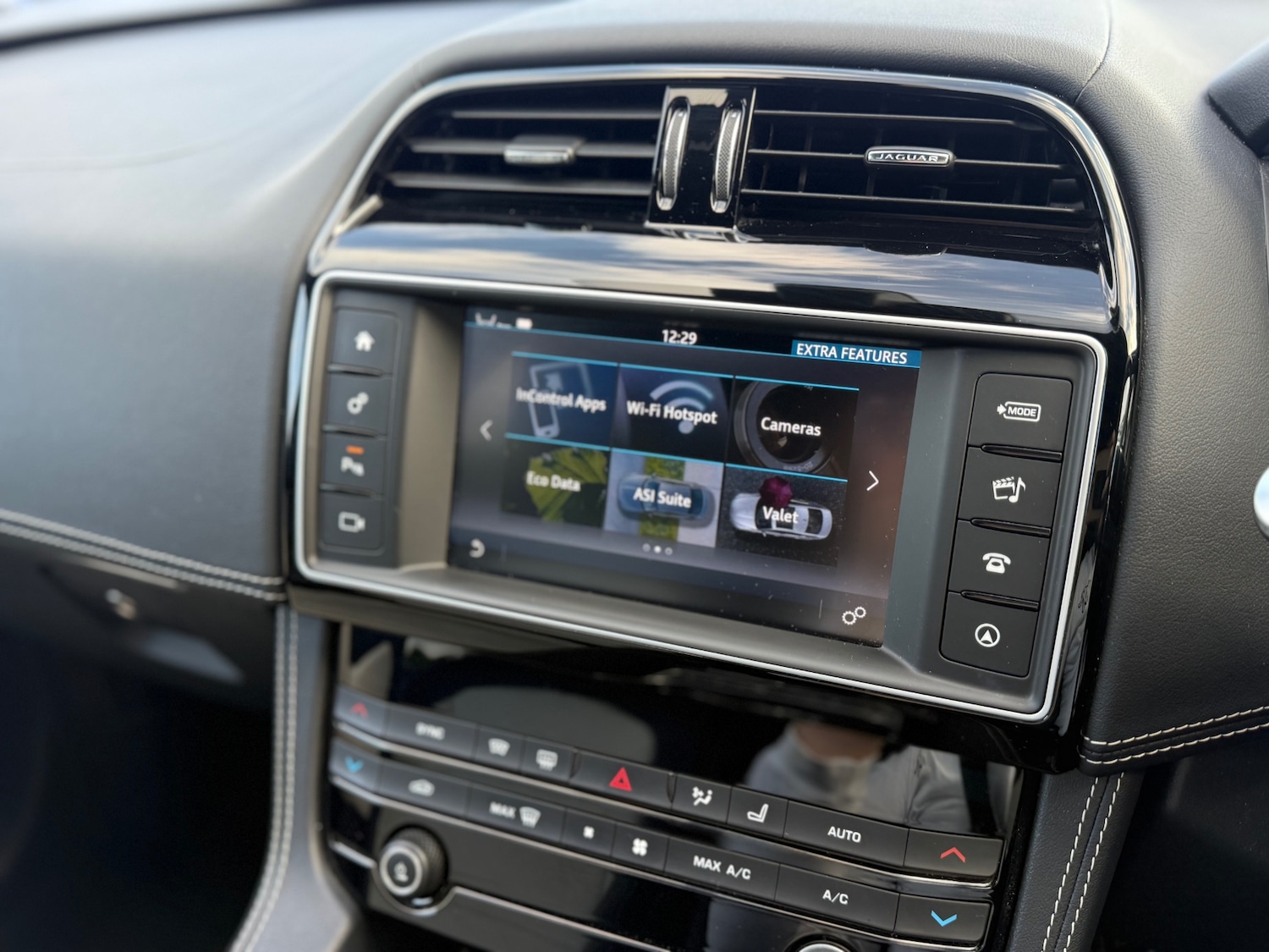 Used Jaguar F-Pace 2016 for sale - 76940437: Photo 22