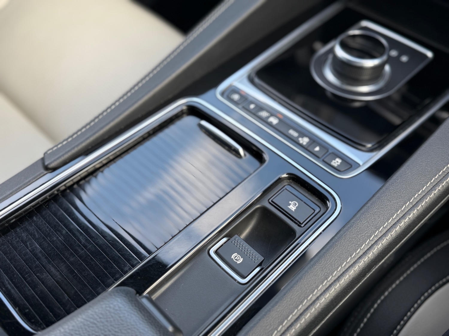 Used Jaguar F-Pace 2016 for sale - 76940437: Photo 24