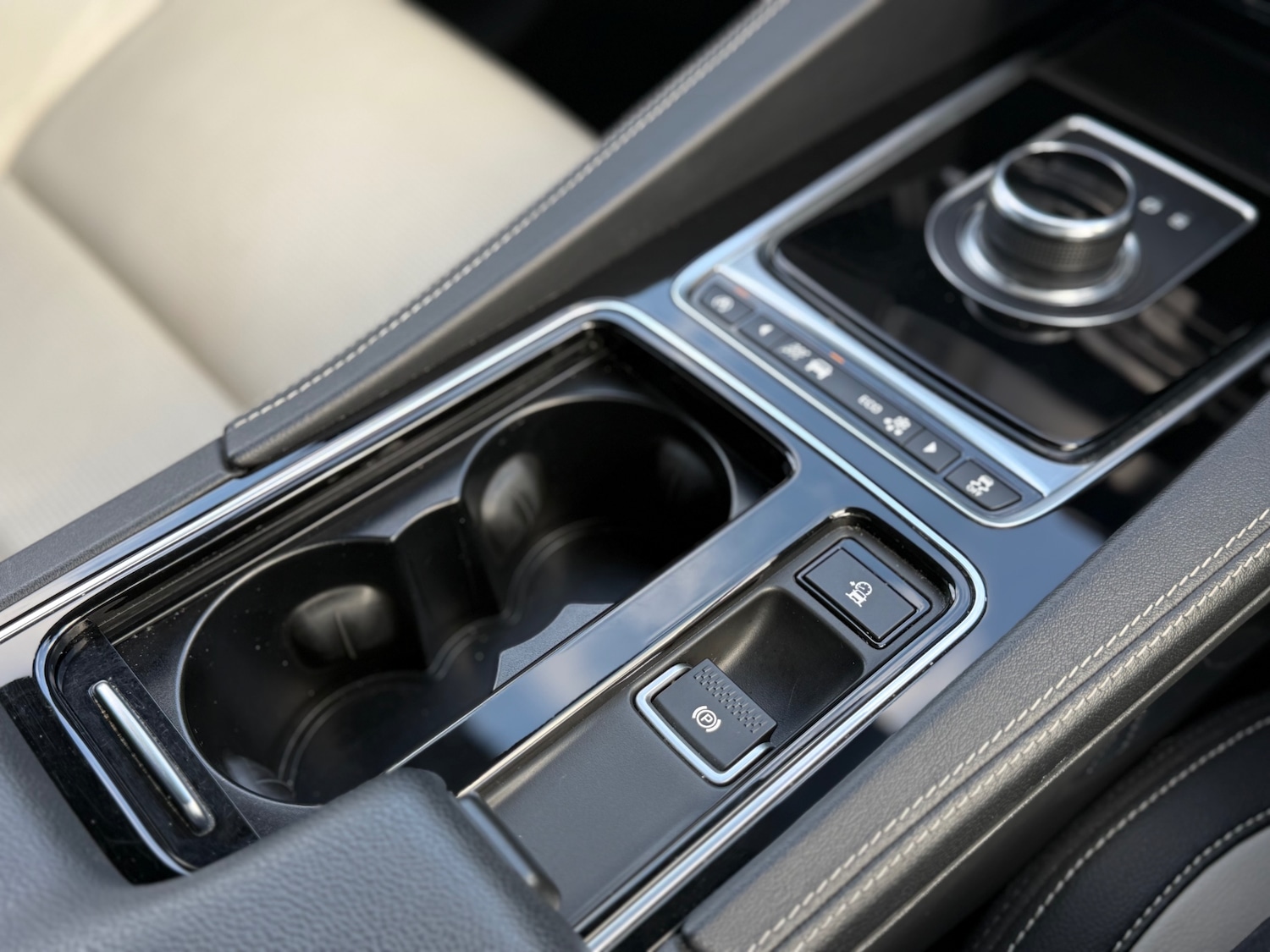 Used Jaguar F-Pace 2016 for sale - 76940437: Photo 25