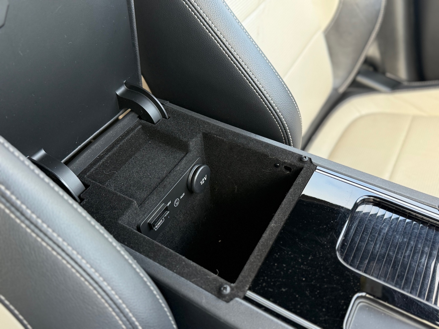 Used Jaguar F-Pace 2016 for sale - 76940437: Photo 31