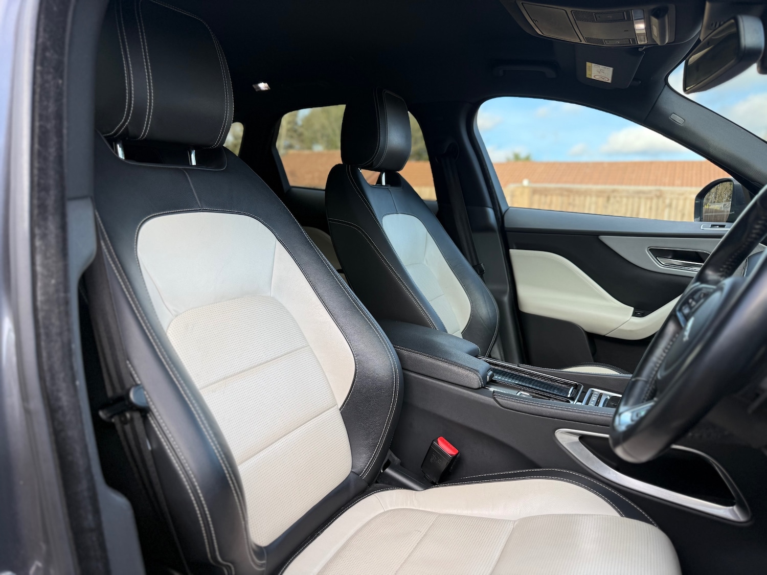 Used Jaguar F-Pace 2016 for sale - 76940437: Photo 32