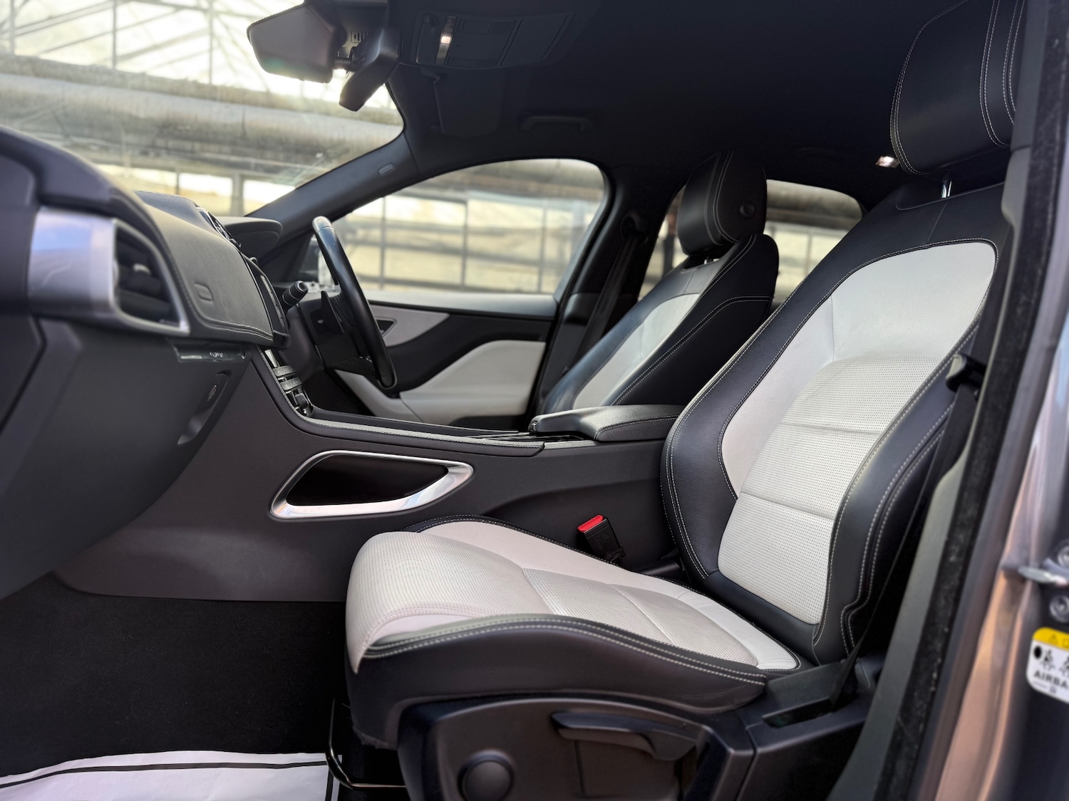 Used Jaguar F-Pace 2016 for sale - 76940437: Photo 36