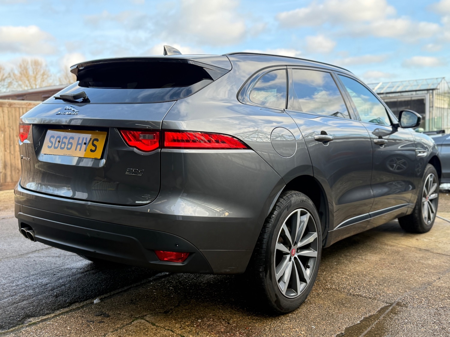 Used Jaguar F-Pace 2016 for sale - 76940437: Photo 4