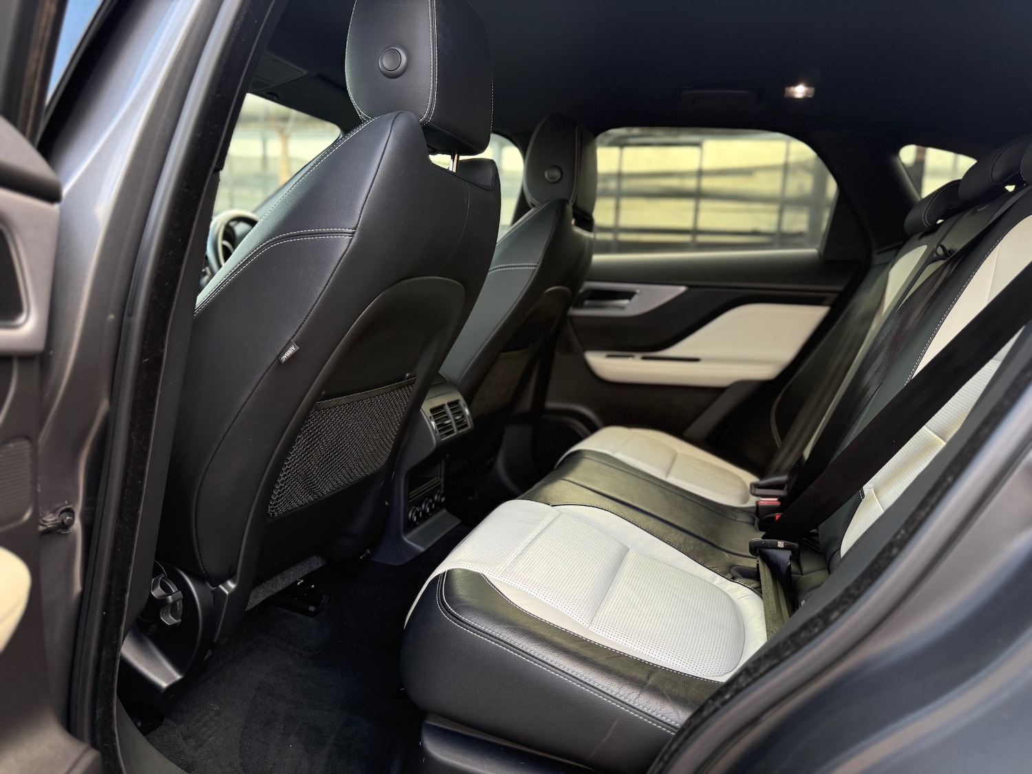 Used Jaguar F-Pace 2016 for sale - 76940437: Photo 40