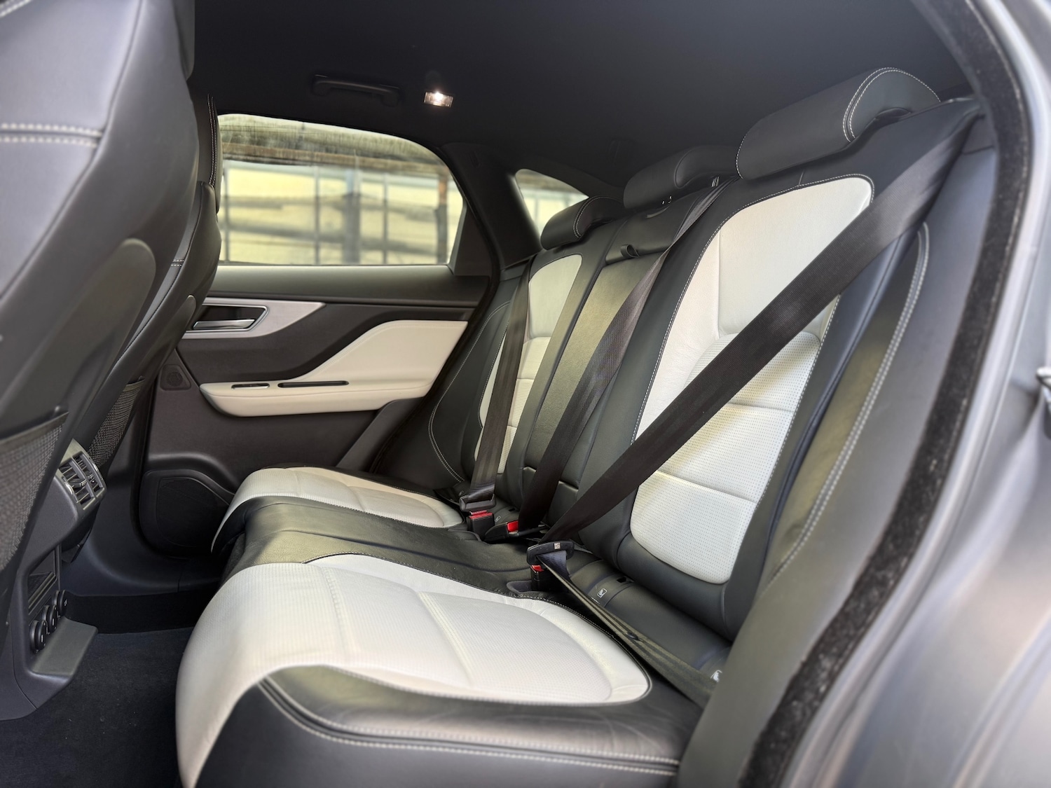 Used Jaguar F-Pace 2016 for sale - 76940437: Photo 41