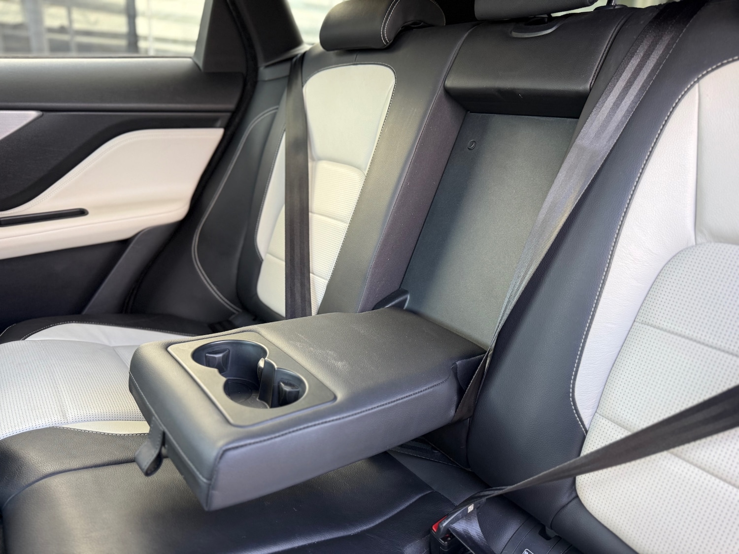 Used Jaguar F-Pace 2016 for sale - 76940437: Photo 43