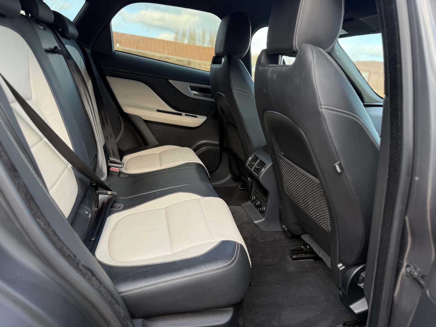 Used Jaguar F-Pace 2016 for sale - 76940437: Photo 45