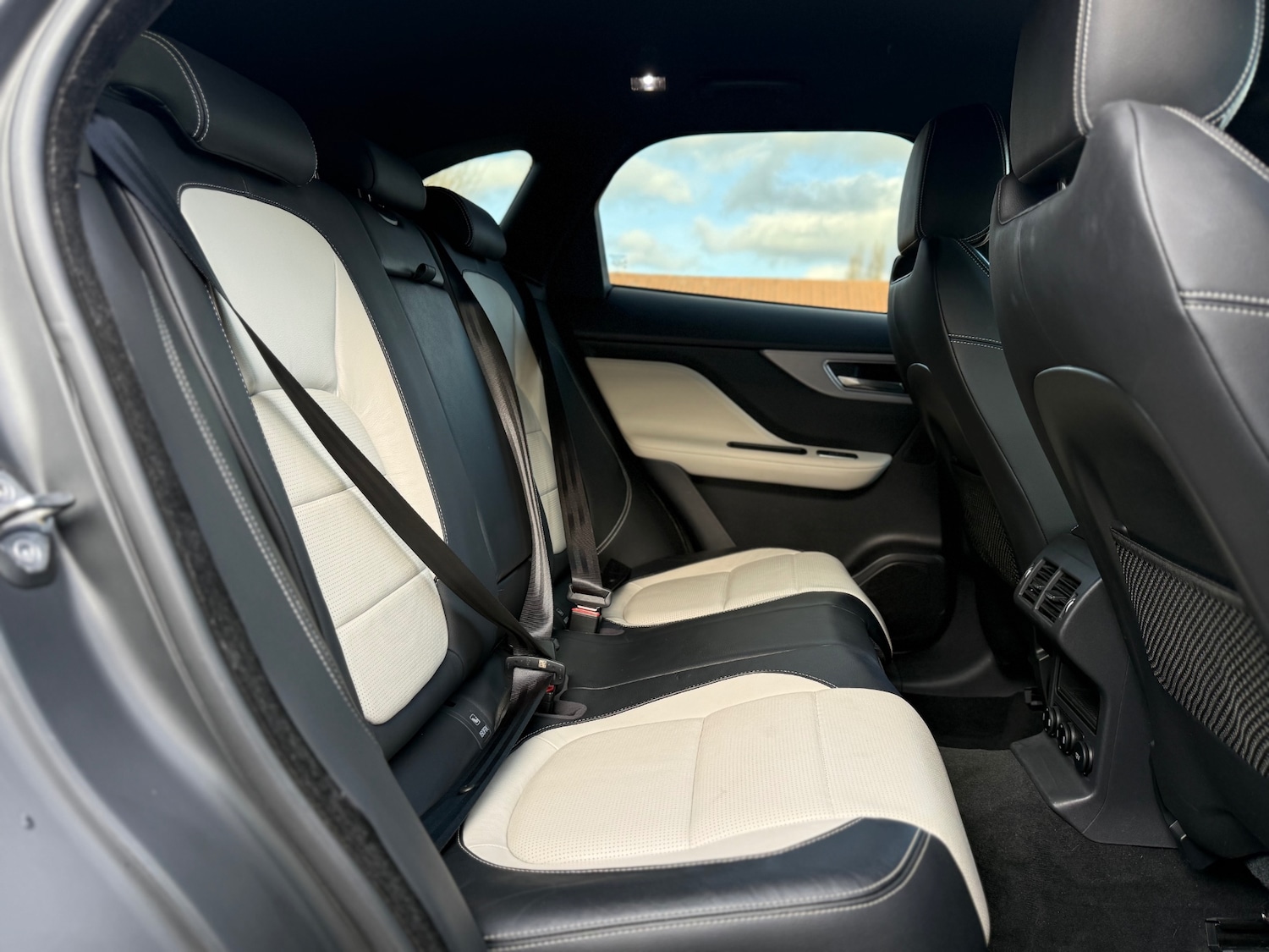 Used Jaguar F-Pace 2016 for sale - 76940437: Photo 46