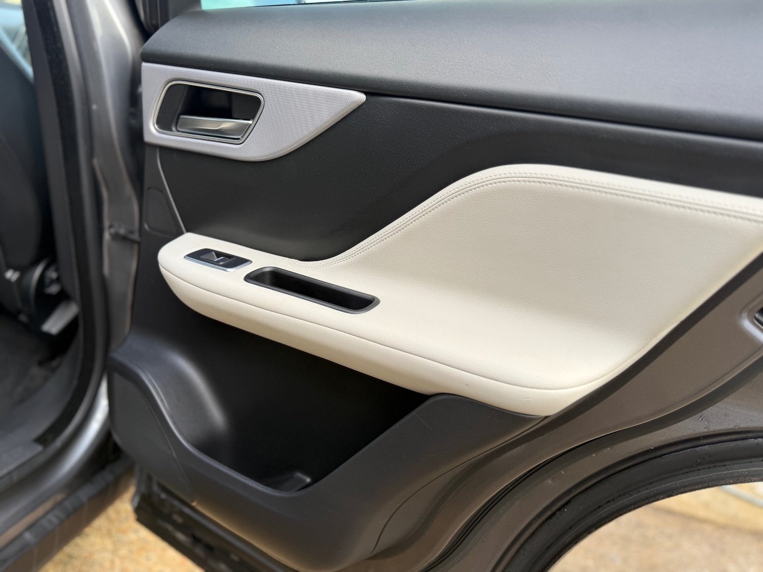 Used Jaguar F-Pace 2016 for sale - 76940437: Photo 47