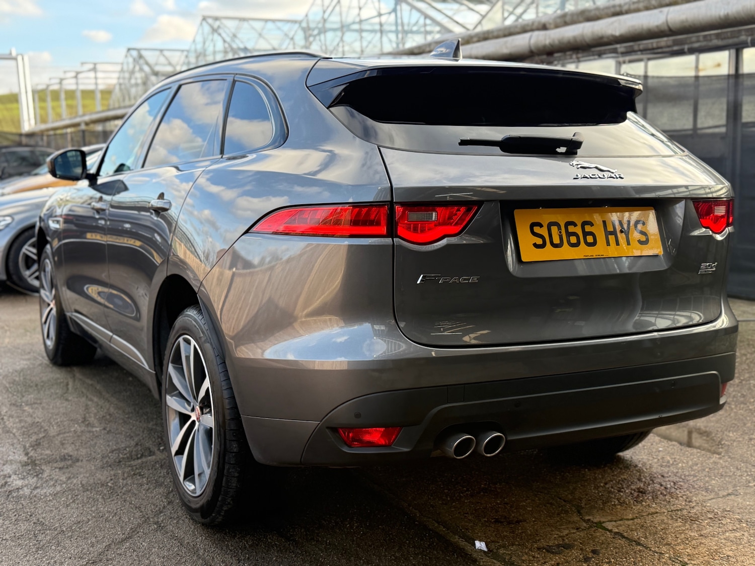 Used Jaguar F-Pace 2016 for sale - 76940437: Photo 6